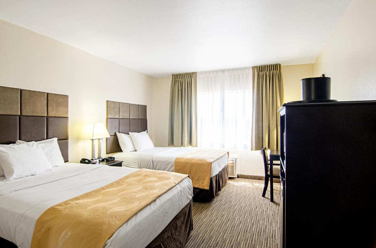 Quality Inn & Suites Denver Stapleton Exterior photo
