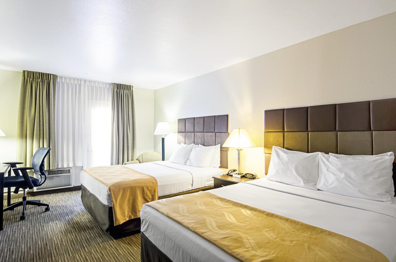 Quality Inn & Suites Denver Stapleton Exterior photo