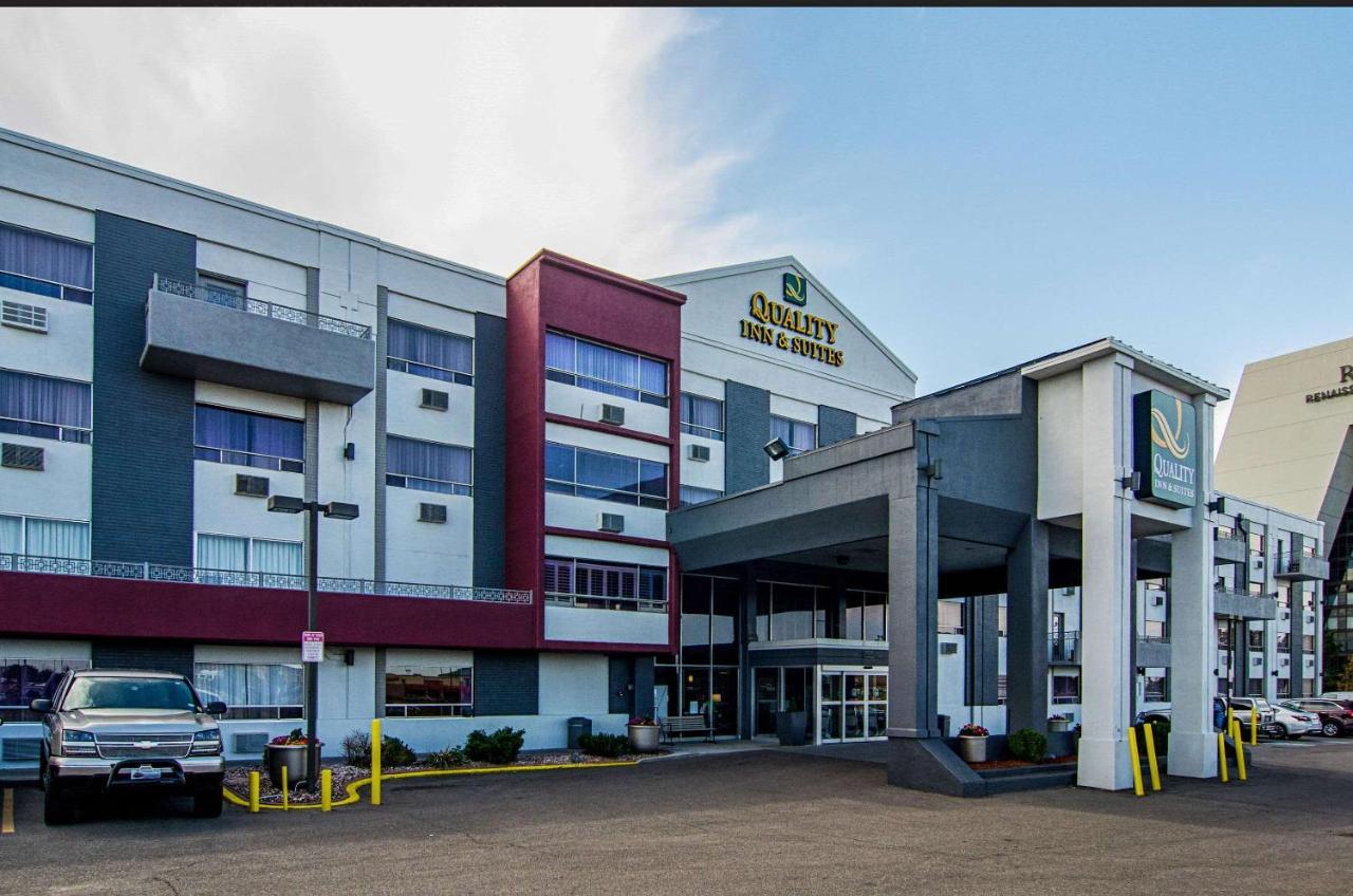 Quality Inn & Suites Denver Stapleton Exterior photo