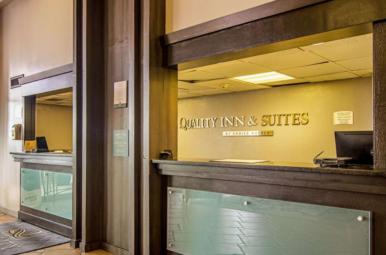 Quality Inn & Suites Denver Stapleton Exterior photo