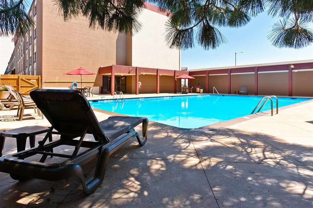 Quality Inn & Suites Denver Stapleton Exterior photo